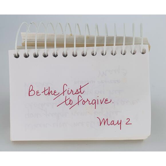 Day By Day Calendar Friendship By Thoughtful 1989 Made in USA White Red Sayings - Picture 6 of 9
